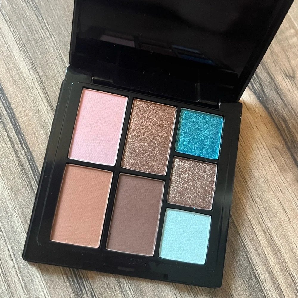 Reina Rebelde Eyeshadow Palette - Picture 2 of 5